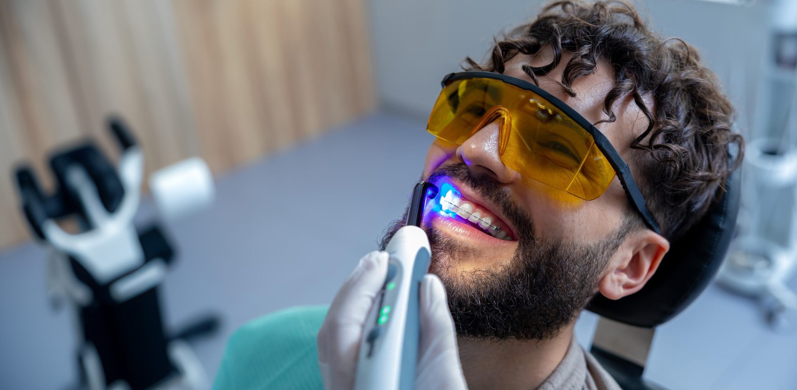Clareamento Dental a Laser - Clínica Dal Molin